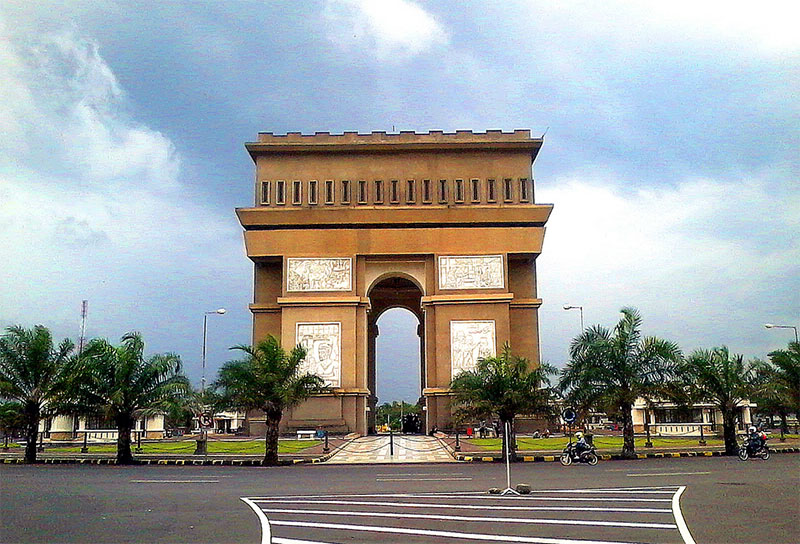Monumen Simpang Lima